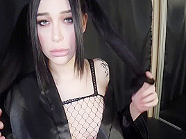 Stepdaughter Squirts For The First Time – Julie Kay
