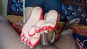 Bhabhi Xshika Trying First Time Oily Footjob