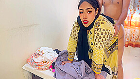 (indian Darji) Tailor Ne Badi Gand Wali Ayesha Aunty Ko Thapa Thap Choda – Desi Big Ass Aunty Fucked By Tailor In Shop